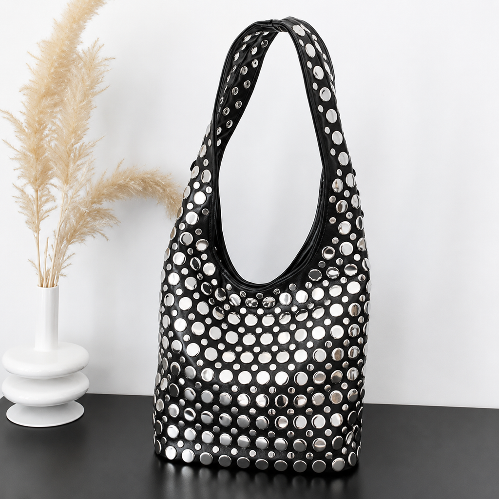Nova Stud - Black